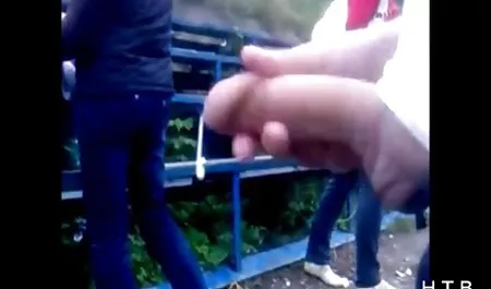 Красива брюнетка з великими грудьми відсмоктує хлопцеві в лісі порно ролики з українським перекладом
