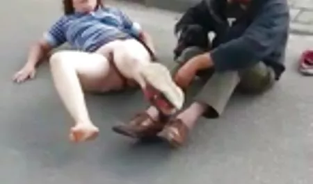 Блимає автомобіля українське порно відео зі зрілими